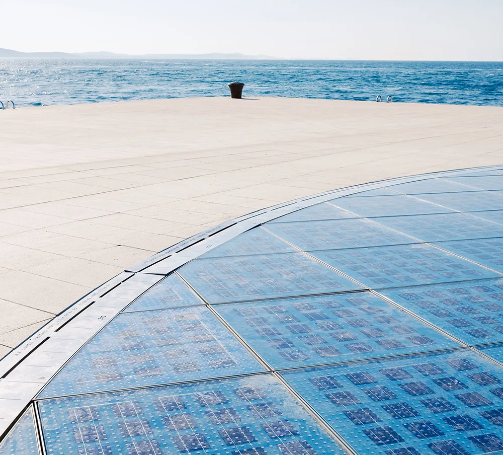 Panouri solare sub apă: electricitate produsă la 10 metri adâncime
