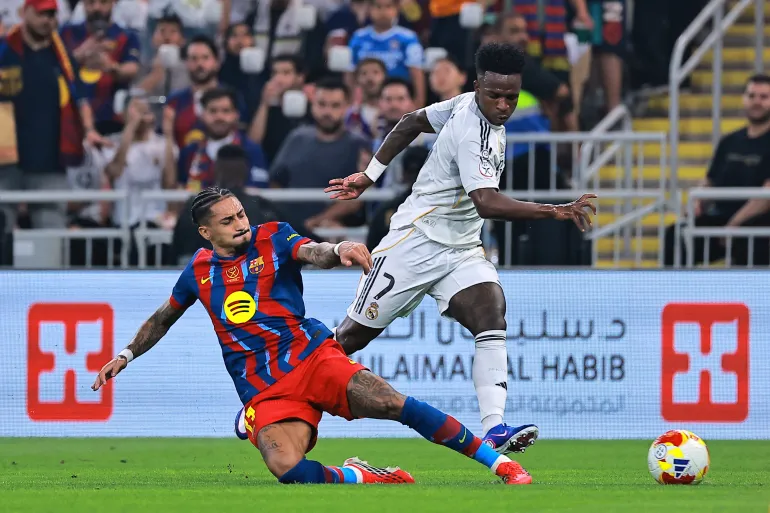 Real Madrid, în fața examenului cu Barcelona! Mourinho poate relansa lupta pentru titlu, dar are absențe importante