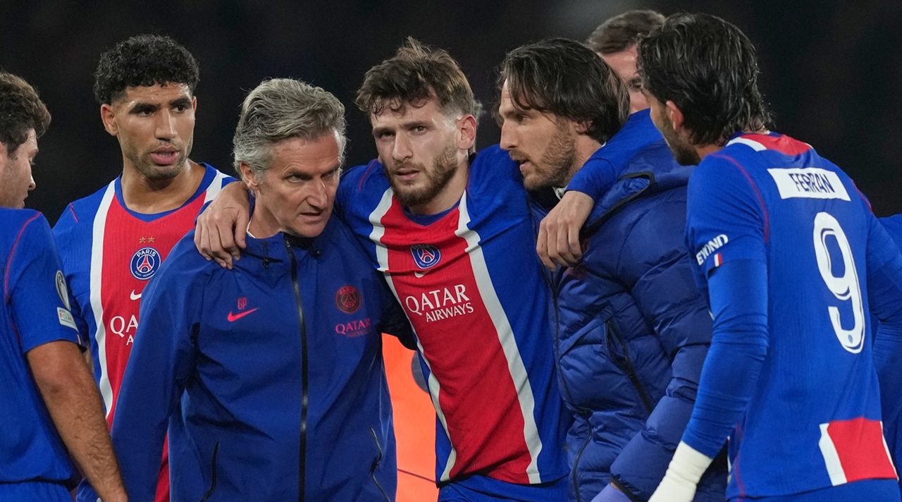 PSG activează „jokerul” după accidentarea lui Kvaratskhelia? Suma uriașă care le dă parizienilor putere pe piața transferurilor